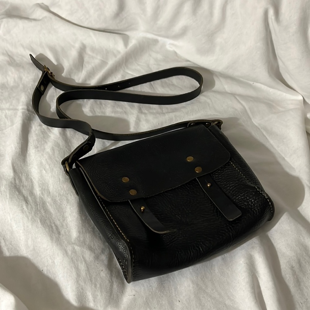 Nell Harper Black Handbag Purse Crossbody Leather